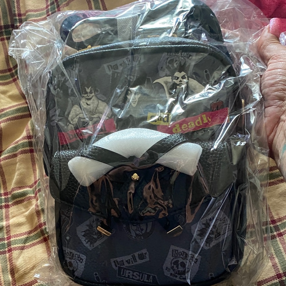 WondaPop Villians Black and Gray women’s crossbody